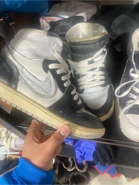 Jordan Low-Top Sneaker in Black and White